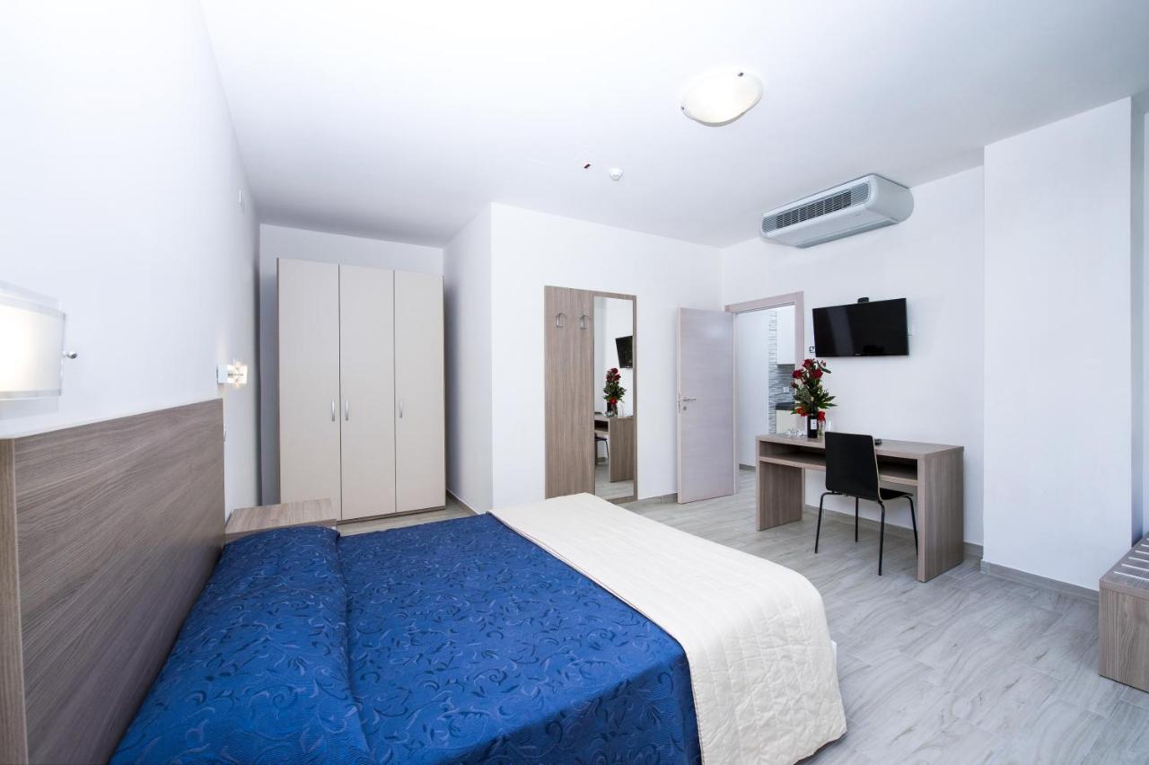 Ciccio Hotel Misano Adriatico Bagian luar foto