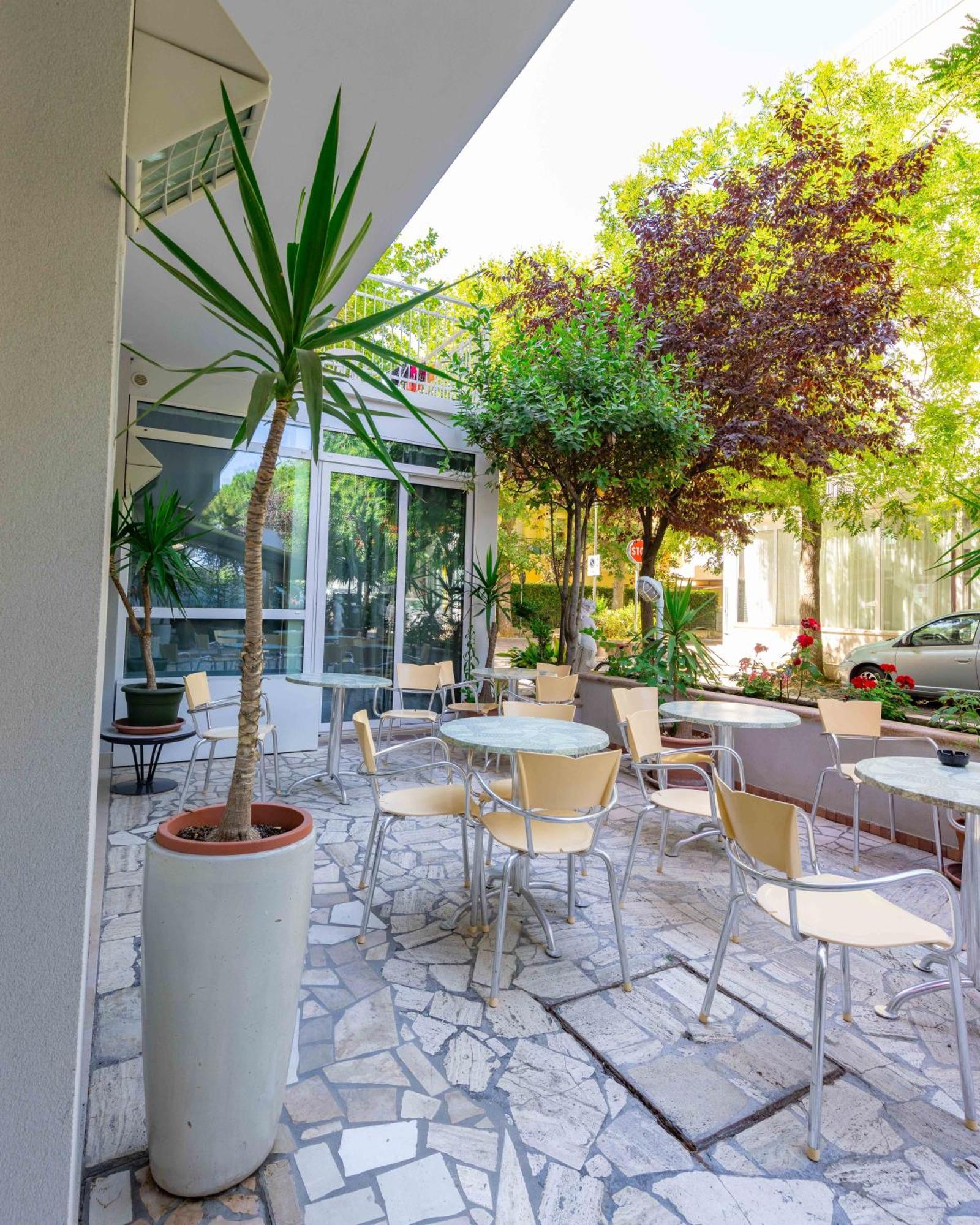 Ciccio Hotel Misano Adriatico Bagian luar foto