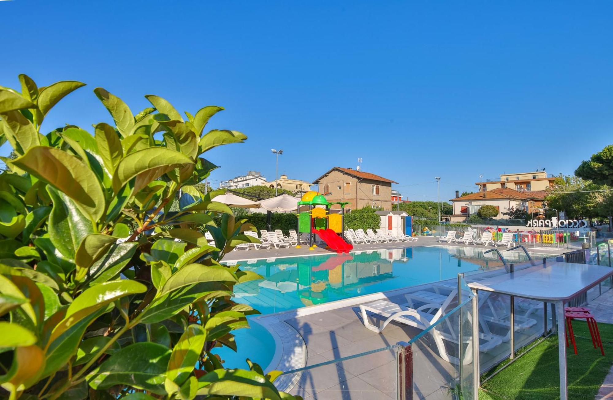 Ciccio Hotel Misano Adriatico Bagian luar foto