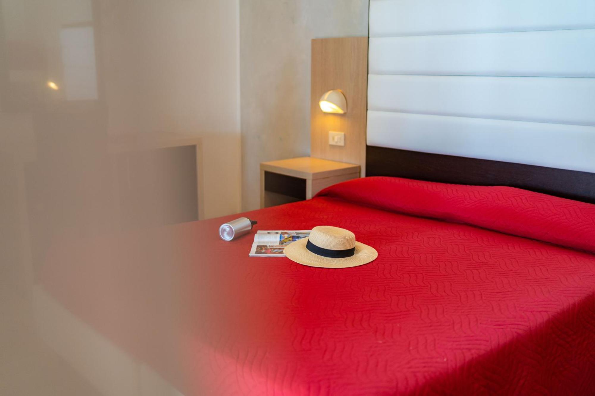Ciccio Hotel Misano Adriatico Bagian luar foto